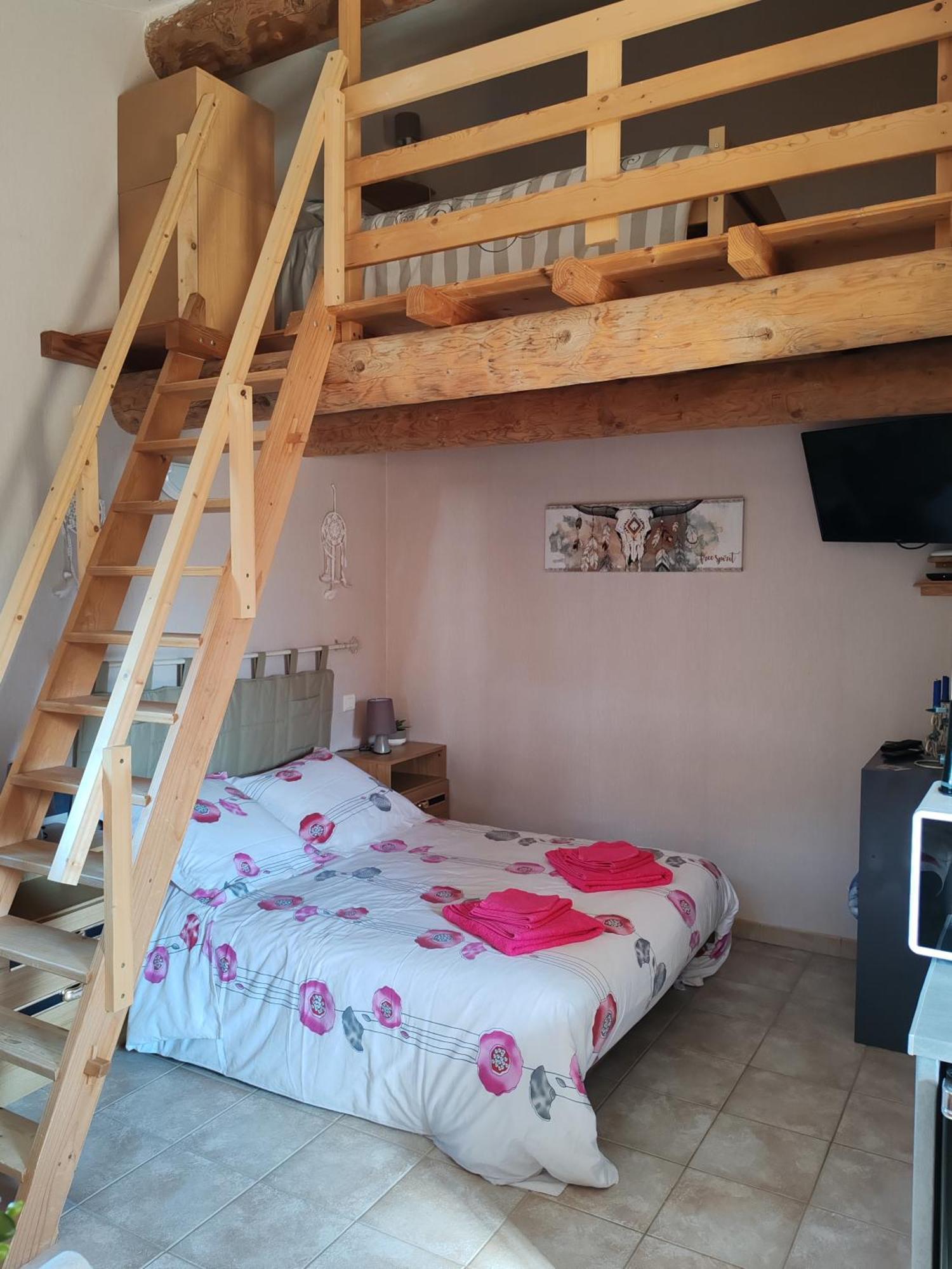 Studio Meuble Independant Chez L'Habitant Uchaux Экстерьер фото